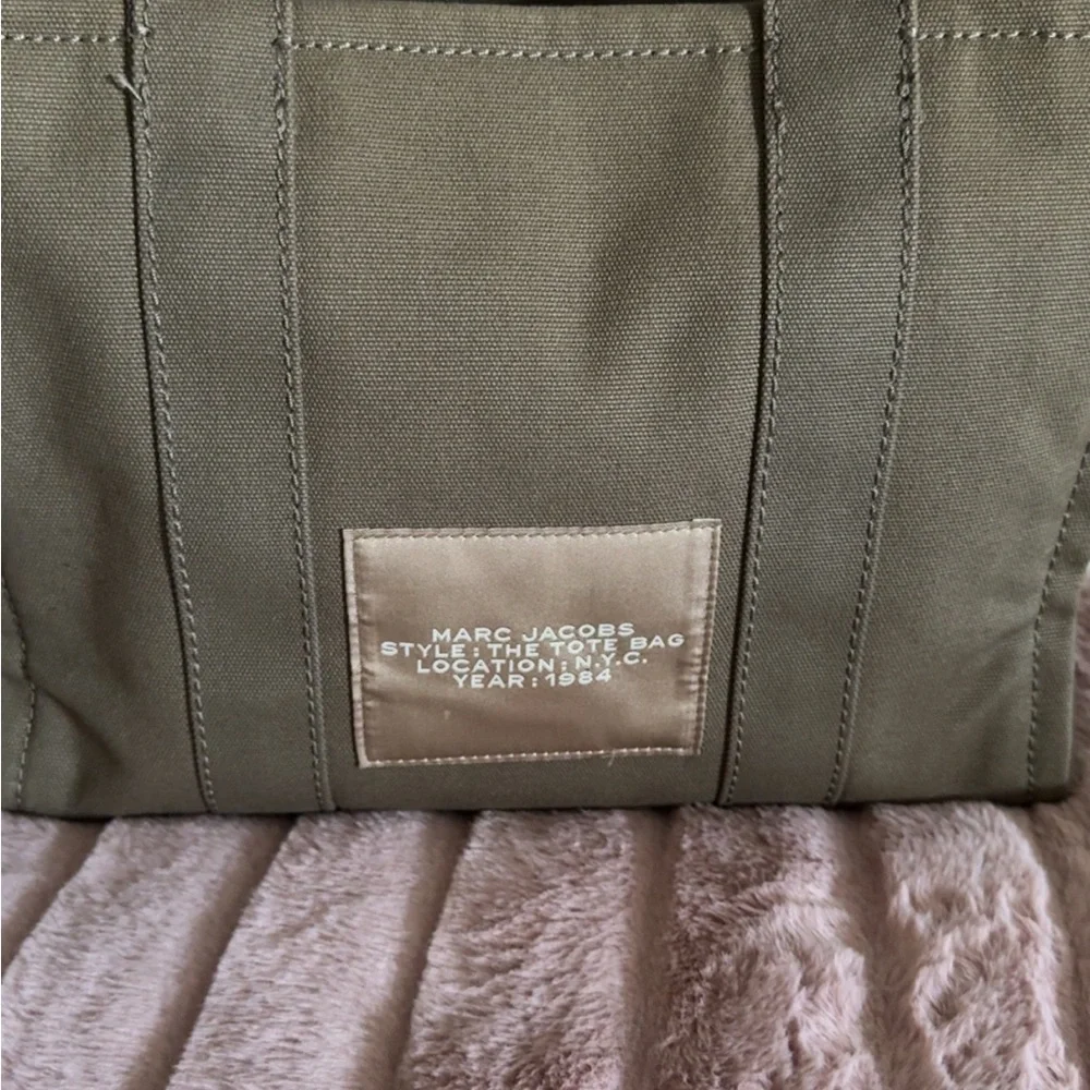 DO NOT BUY Marc Jacobs Brown Tote Bag listing for yazzy - Picture 8 of 9
